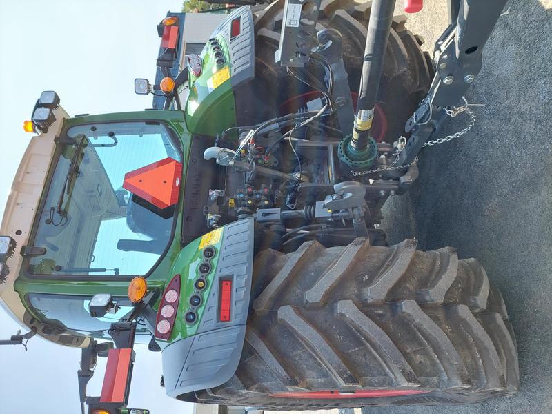Tractors   Fendt 516 Vario 4WD Tractor Photo